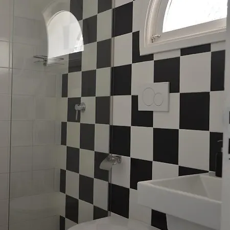 Muta House Guest house 3*