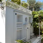 Muta House