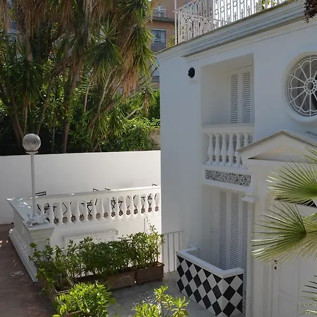 Guest house Muta House