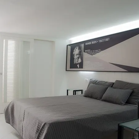 Muta House *