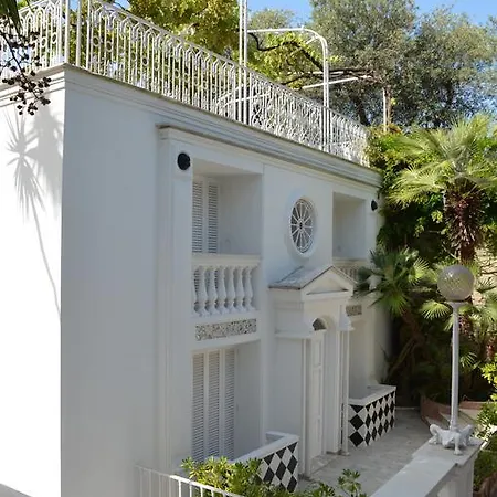 Muta House
